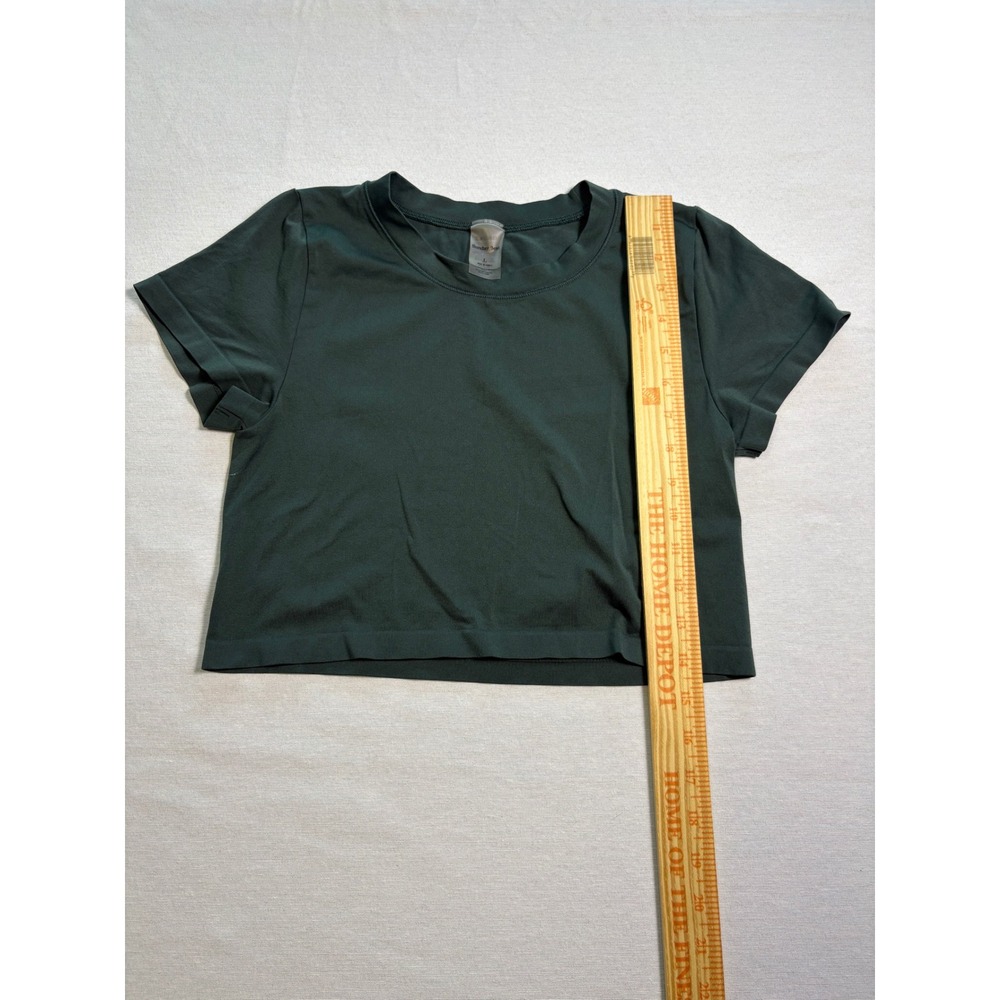 Sunday Best, Sinch Seamless T-Shirt, Green, Large, Excellent, $30